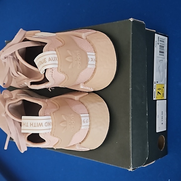 Women's shoes - Picture 3 of 5